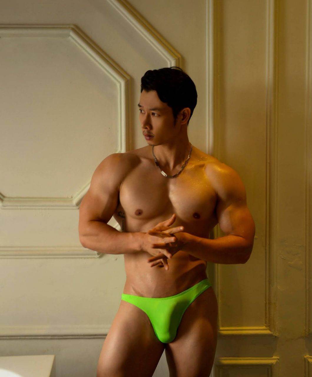 หนุ่มหล่อขึ้นปก 978.6