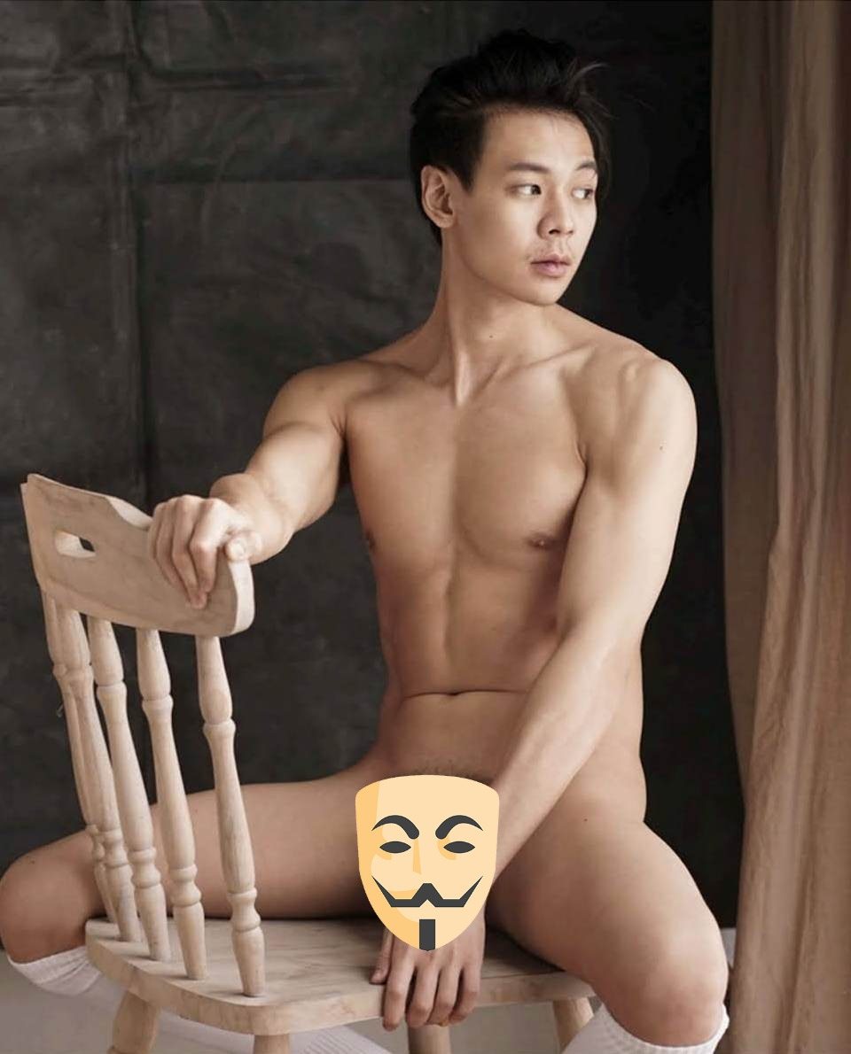 หนุ่มหล่อขึ้นปก 983.4