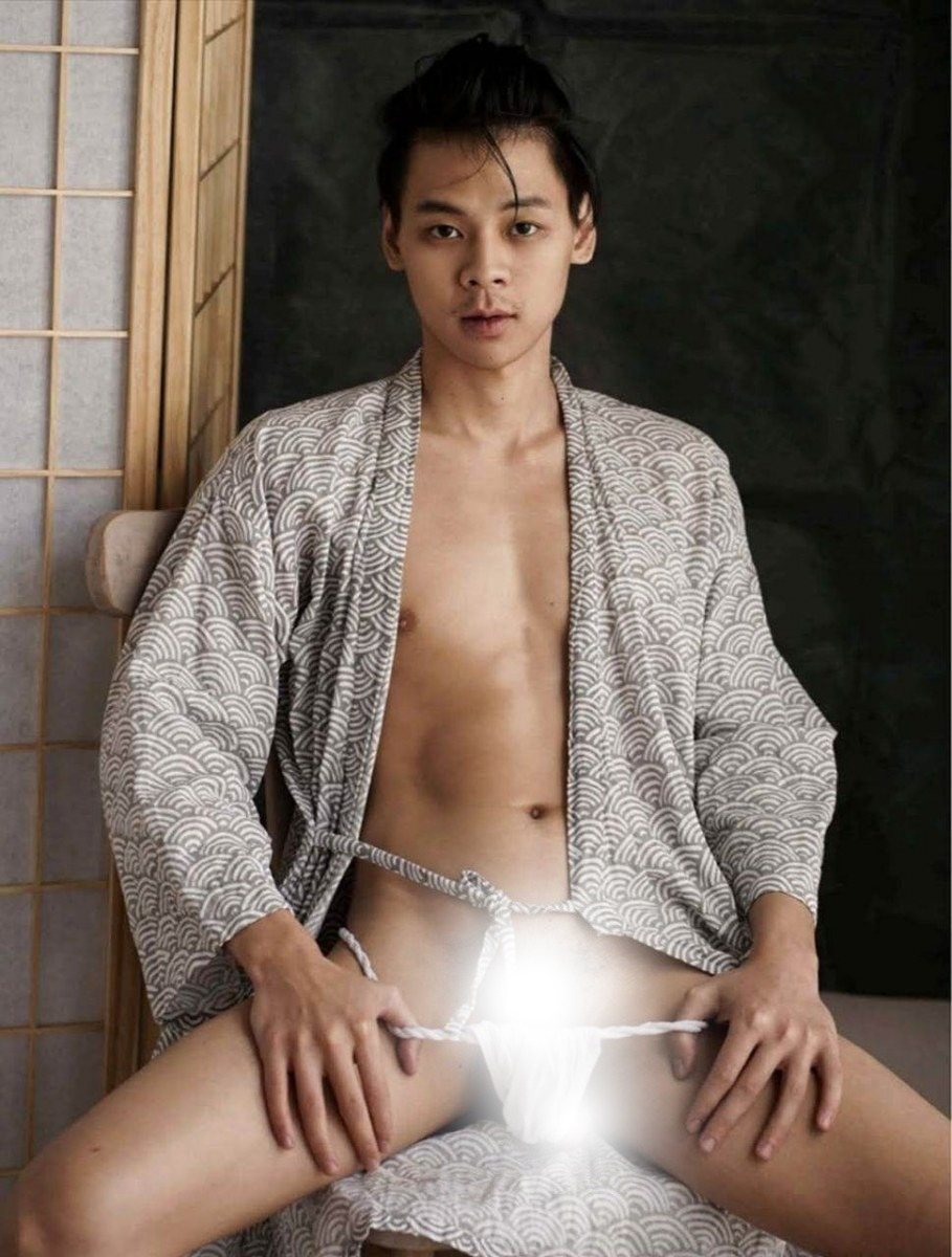 หนุ่มหล่อขึ้นปก 983.4