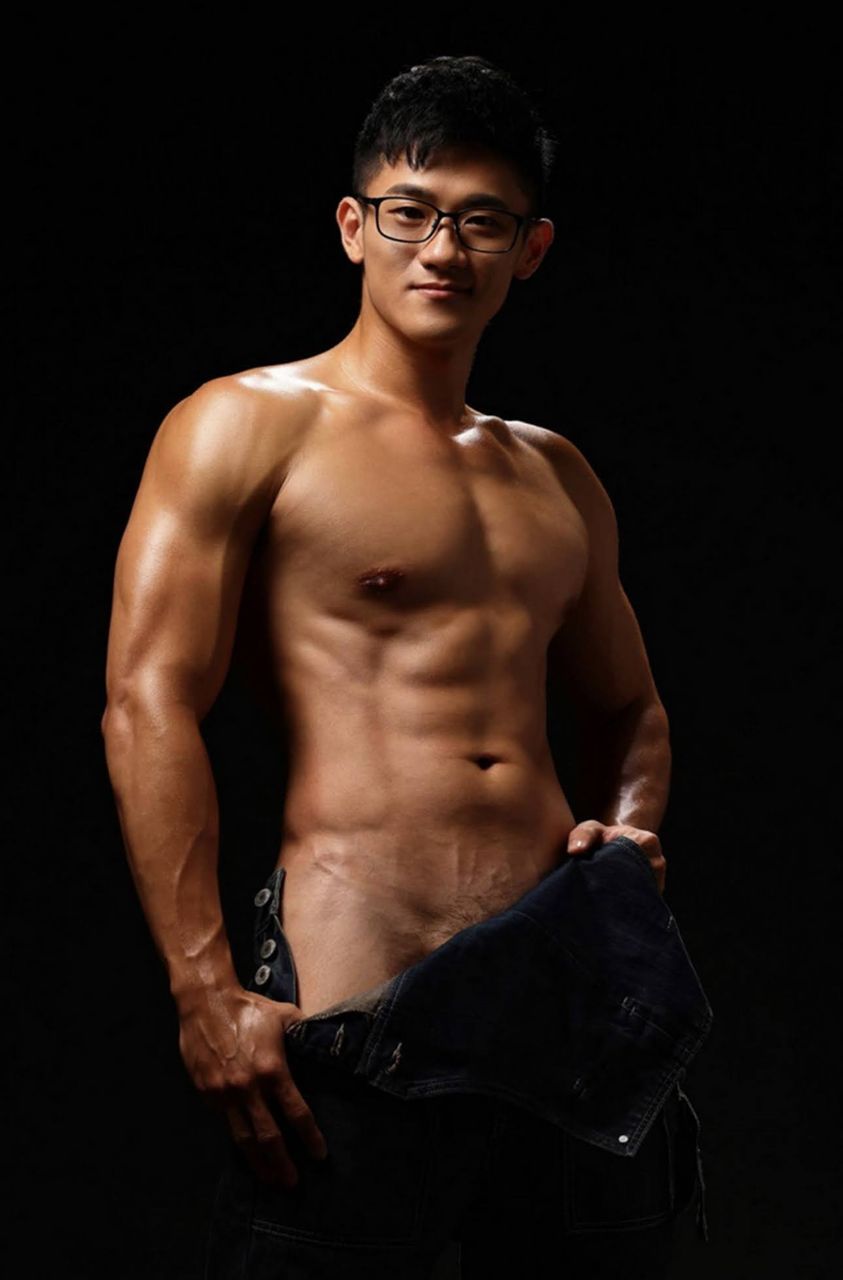 หนุ่มหล่อขึ้นปก 987.3