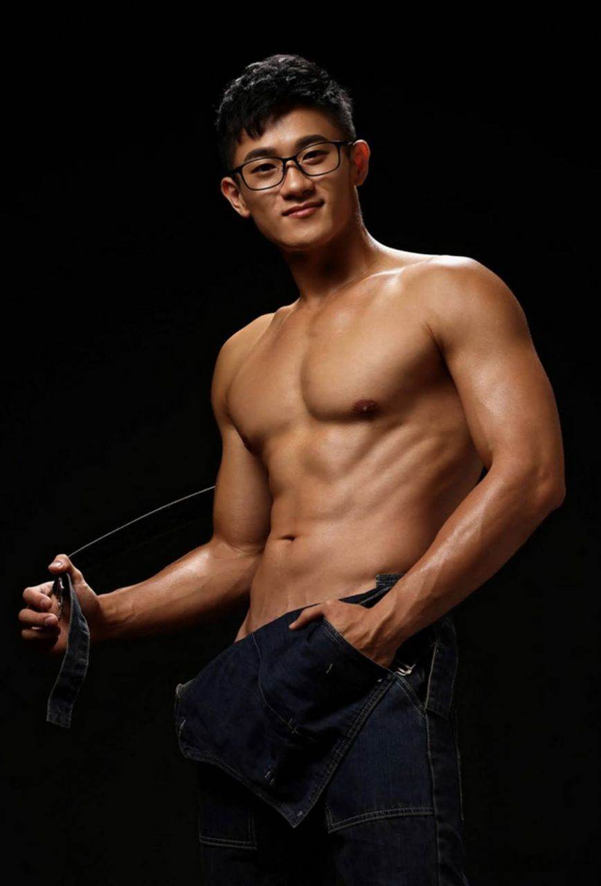 หนุ่มหล่อขึ้นปก 987.3