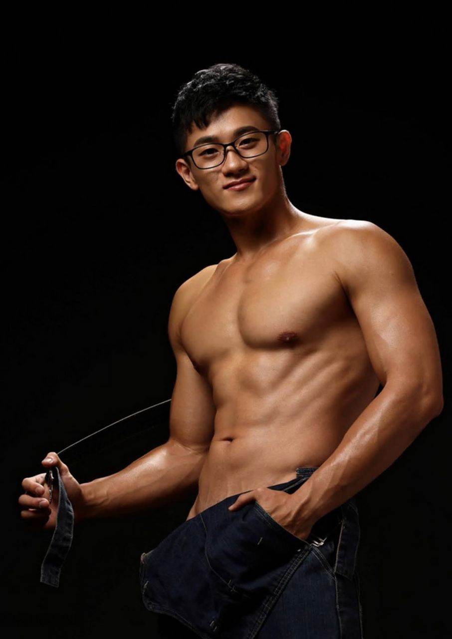 หนุ่มหล่อขึ้นปก 987.3
