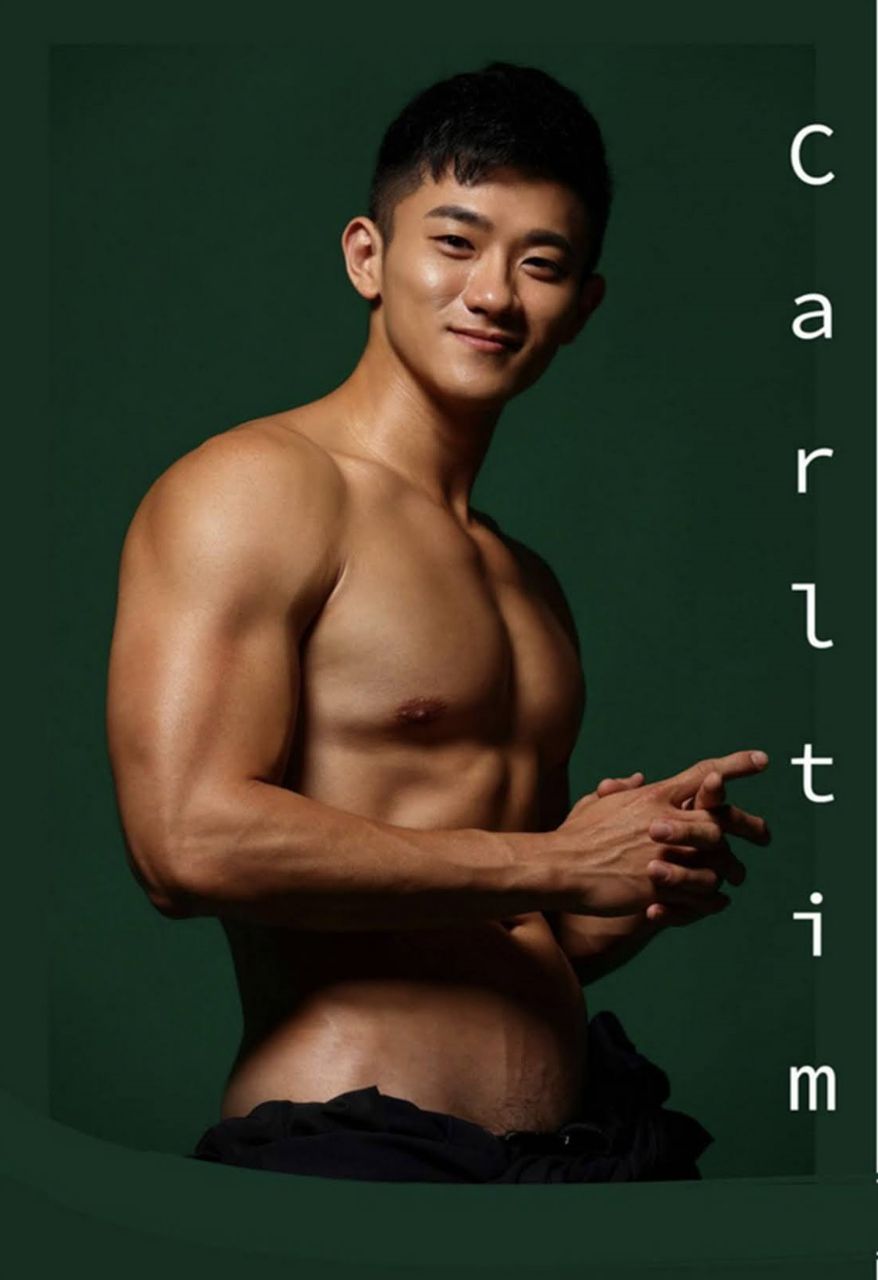หนุ่มหล่อขึ้นปก 987.3