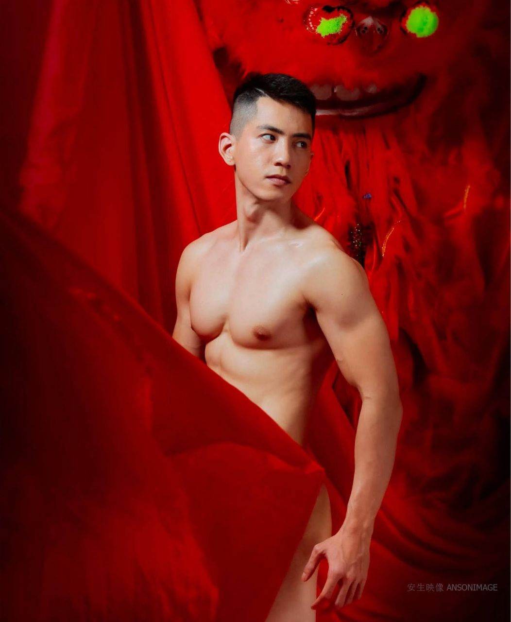 หนุ่มหล่อขึ้นปก 988