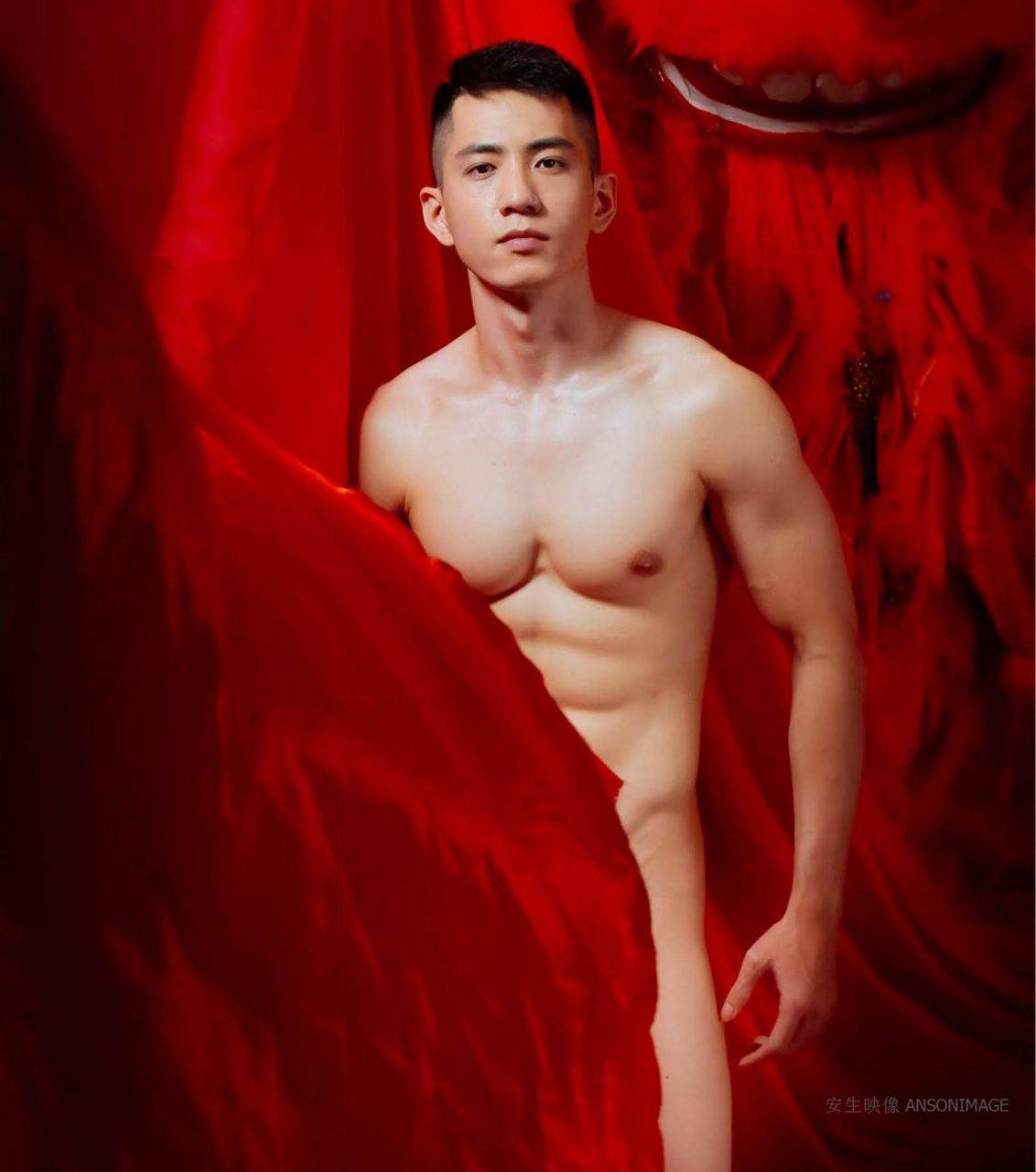 หนุ่มหล่อขึ้นปก 988