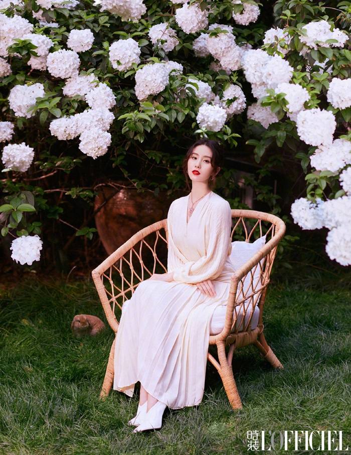 liu shi shi @ L&rsquo;Officiel China May 2021