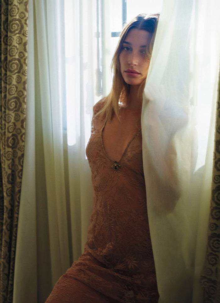 Hailey Bieber @ Elle US April 2021