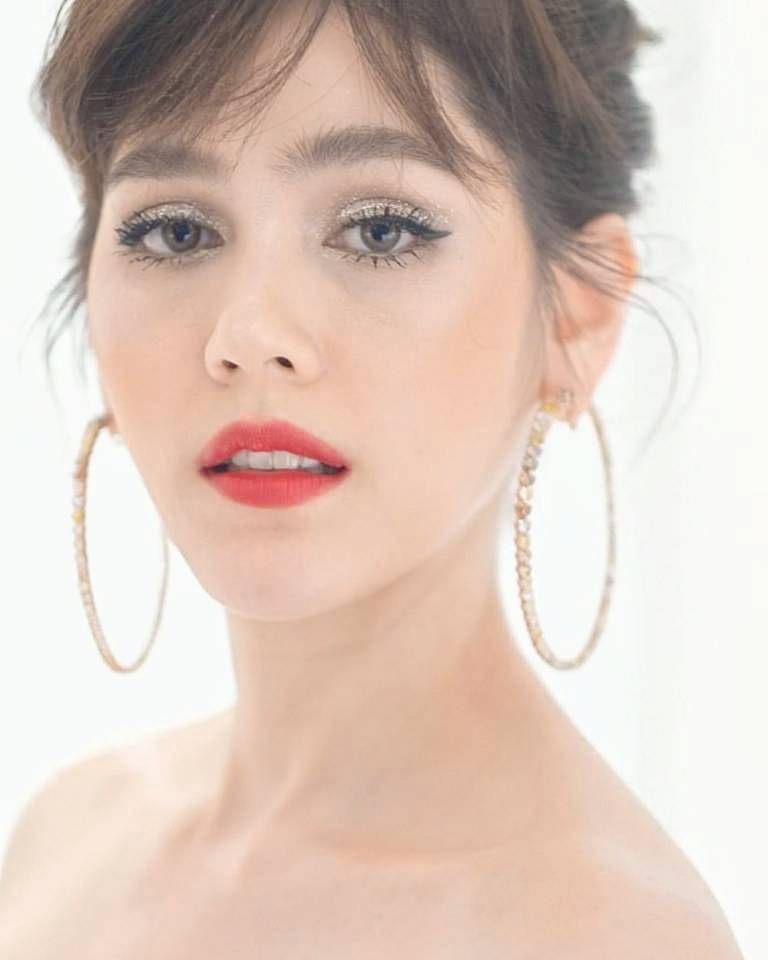 ชมพู่​ อา​รย​า​ เรื่อง เปลวไฟในฝัน