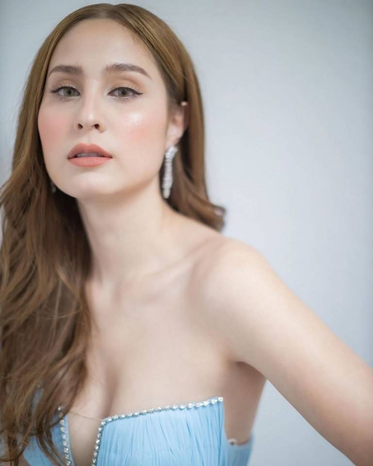 ขวัญ อุษามณี​ เรื่อง​ ตะวันชิงพลบ
