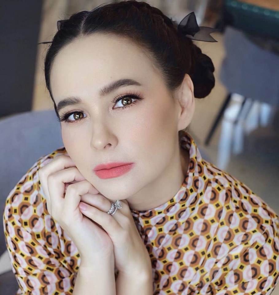 แอน อลิชา เรื่อง เวลาในขวดแก้ว