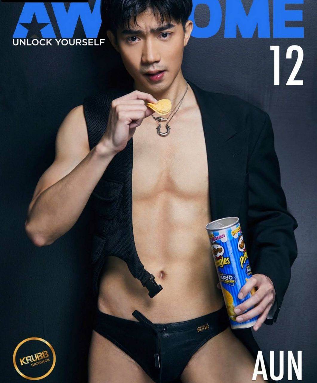 หนุ่มหล่อขึ้นปก 1000