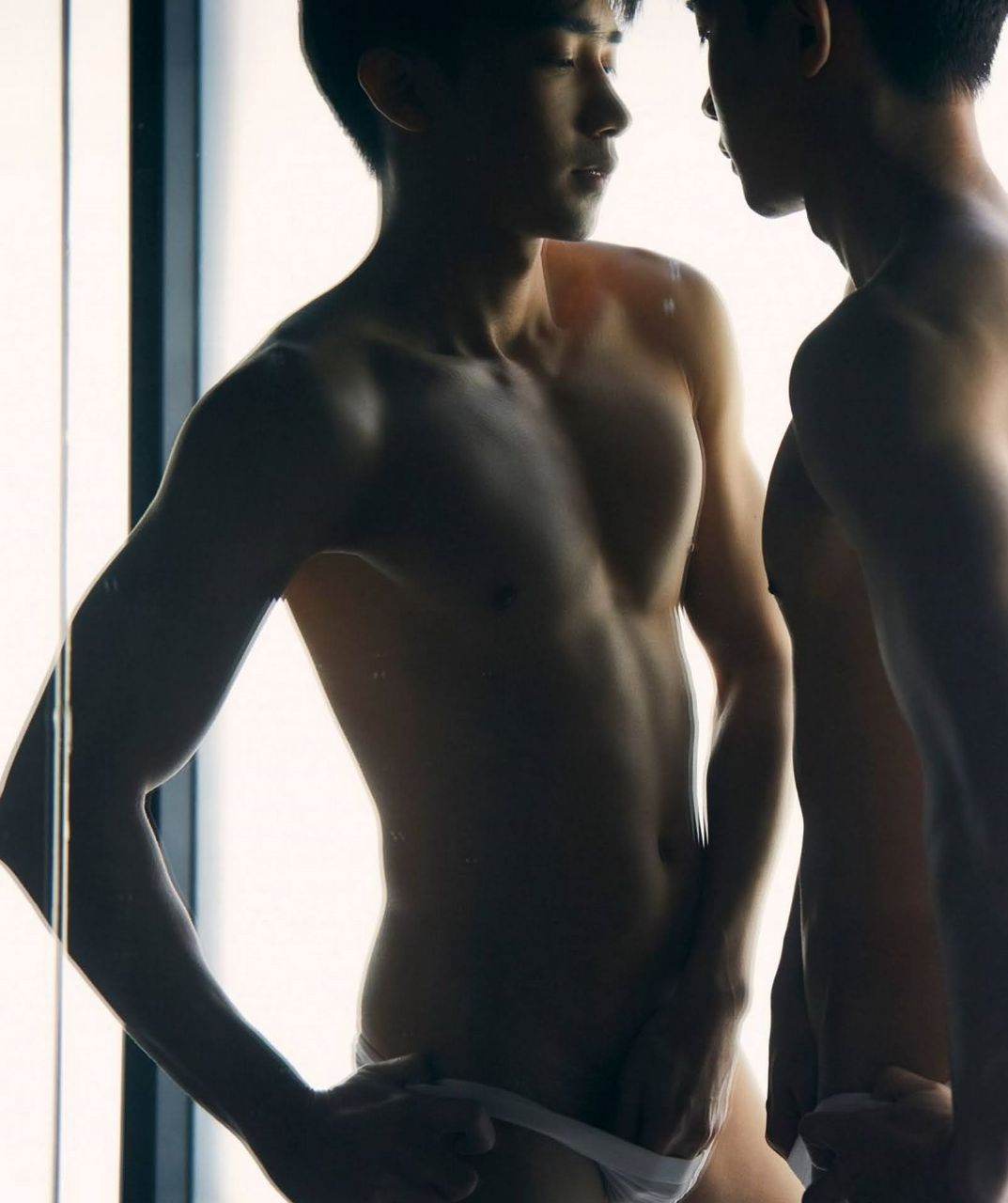 หนุ่มหล่อขึ้นปก 1000