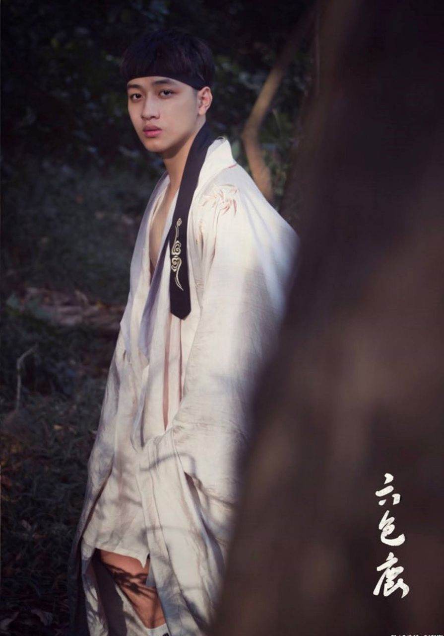 หนุ่มหล่อขึ้นปก 1002
