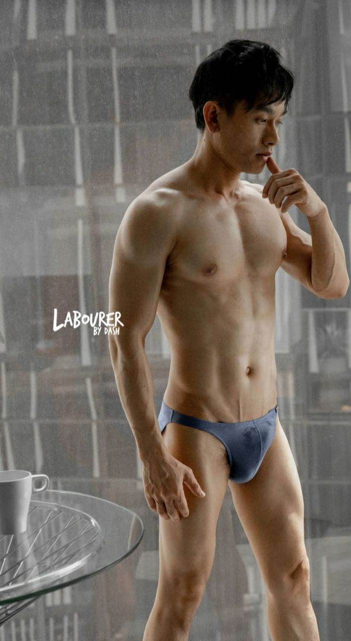 หนุ่มหล่อขึ้นปก 990.1