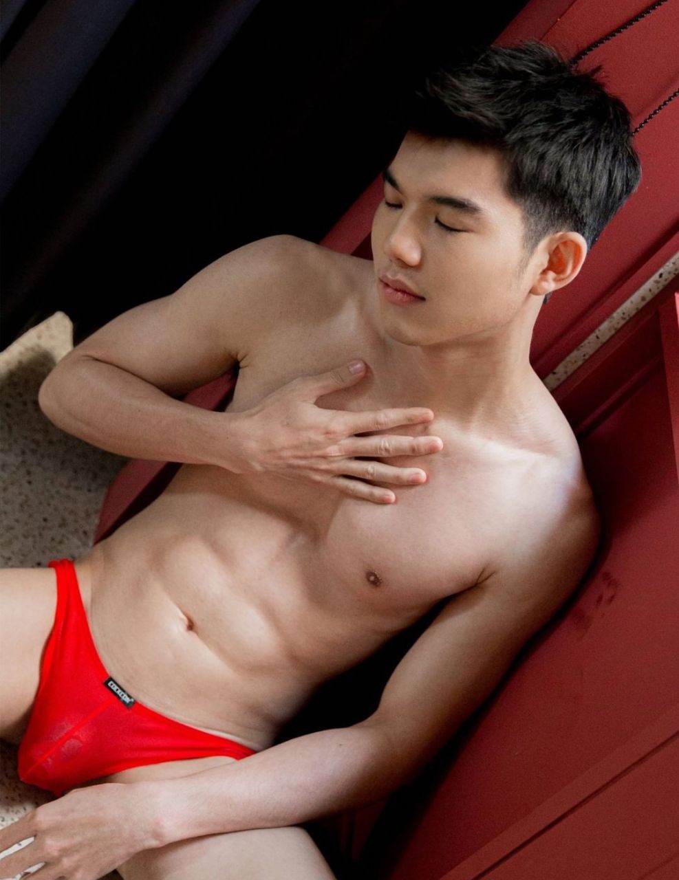 หนุ่มหล่อขึ้นปก 994.1