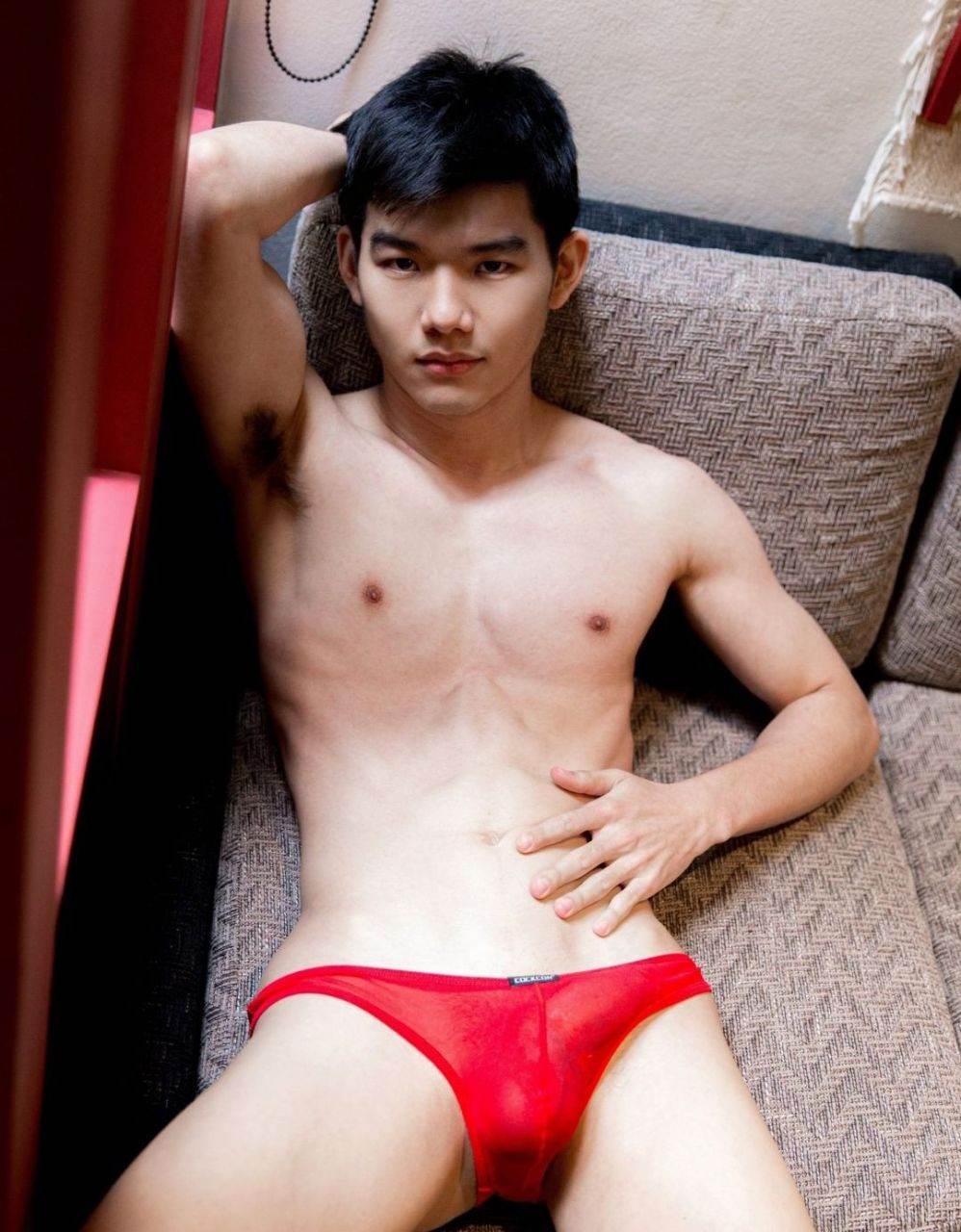 หนุ่มหล่อขึ้นปก 994.1