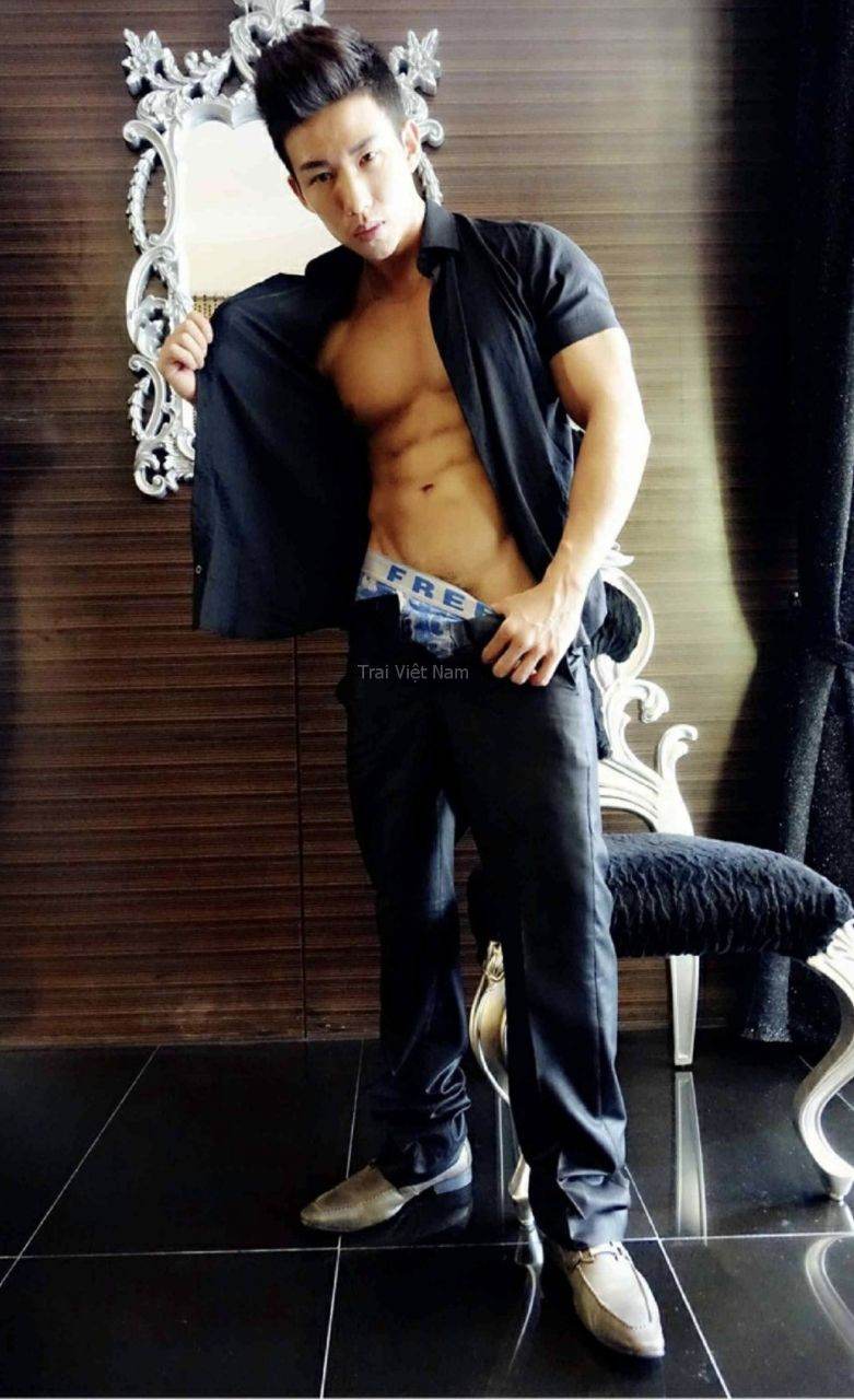 หนุ่มหล่อขึ้นปก 1006