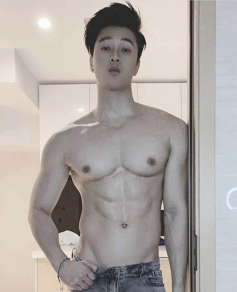 ผู้ชาย นมสวย {21}
