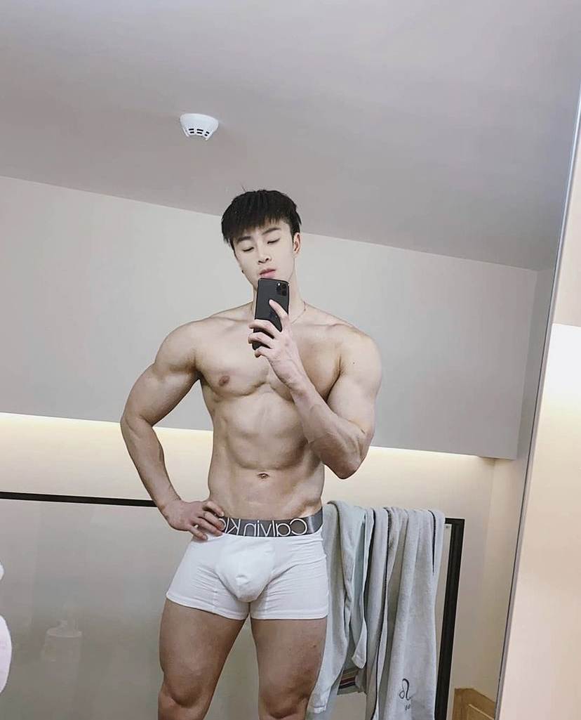 ผู้ชาย นมสวย {21}