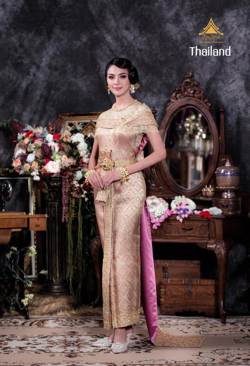 THAI WEDDING DRESS | THAILAND 🇹🇭 (The sbai in Thai dress)
