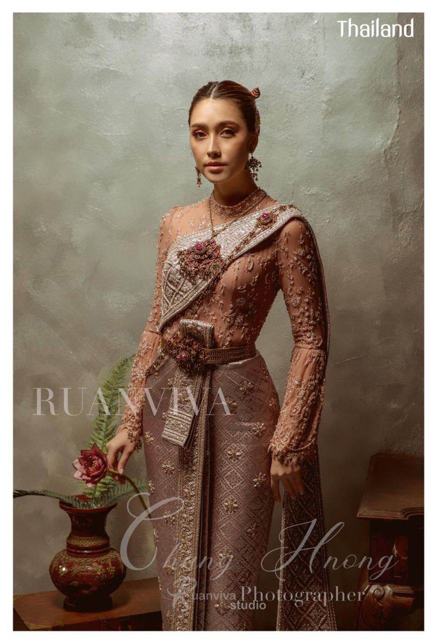 THAI WEDDING DRESS | THAILAND 🇹🇭 (The sbai in Thai dress)