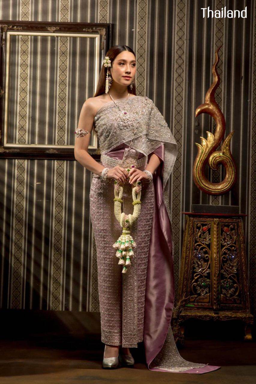 THAI WEDDING DRESS | THAILAND 🇹🇭 (The sbai in Thai dress)