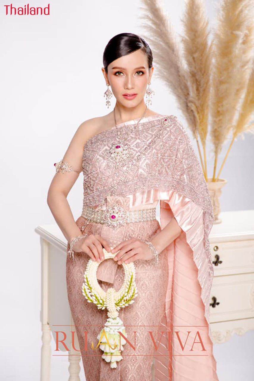 THAI WEDDING DRESS | THAILAND 🇹🇭 (The sbai in Thai dress)