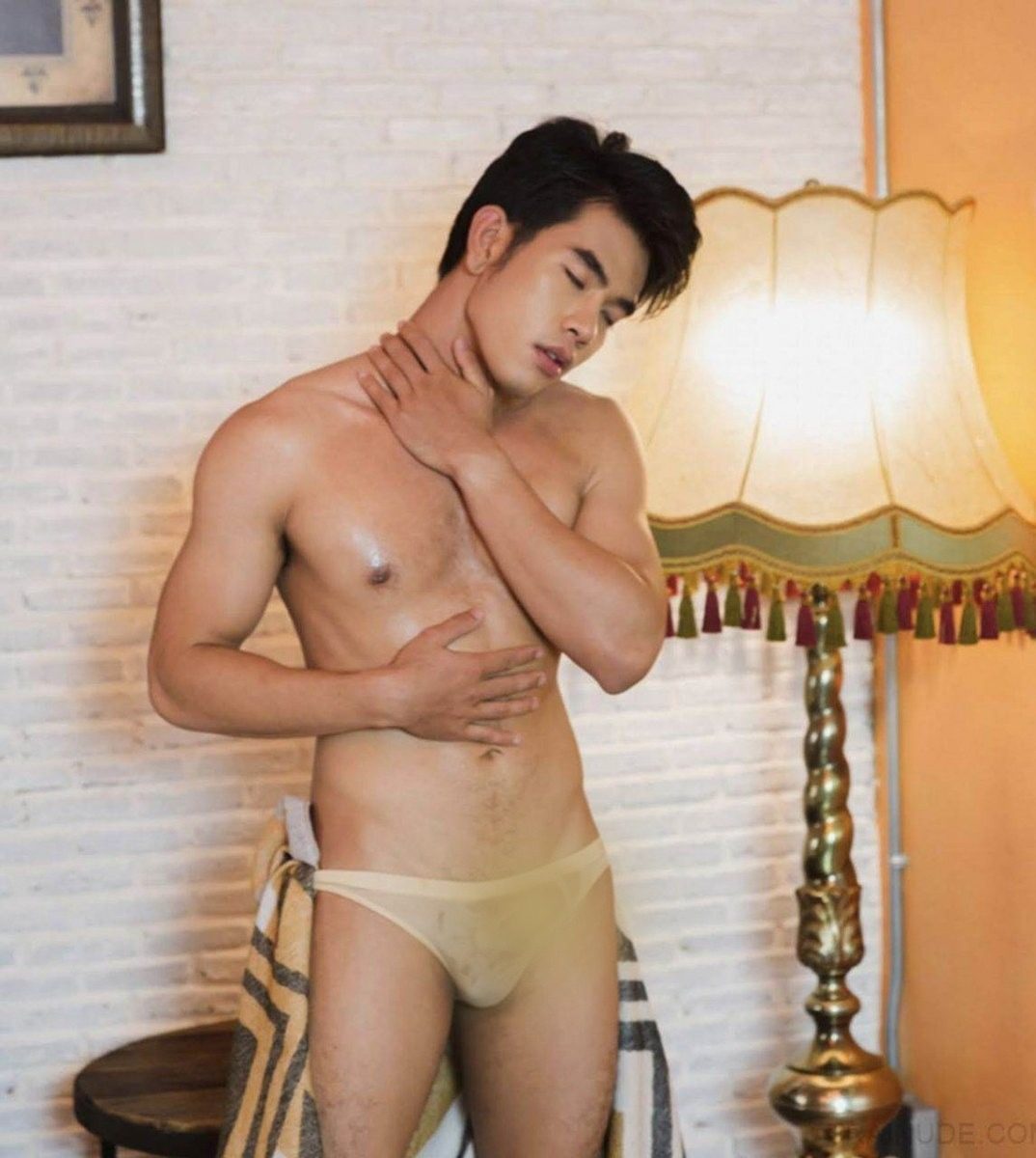 หนุ่มหล่อขึ้นปก 997.2
