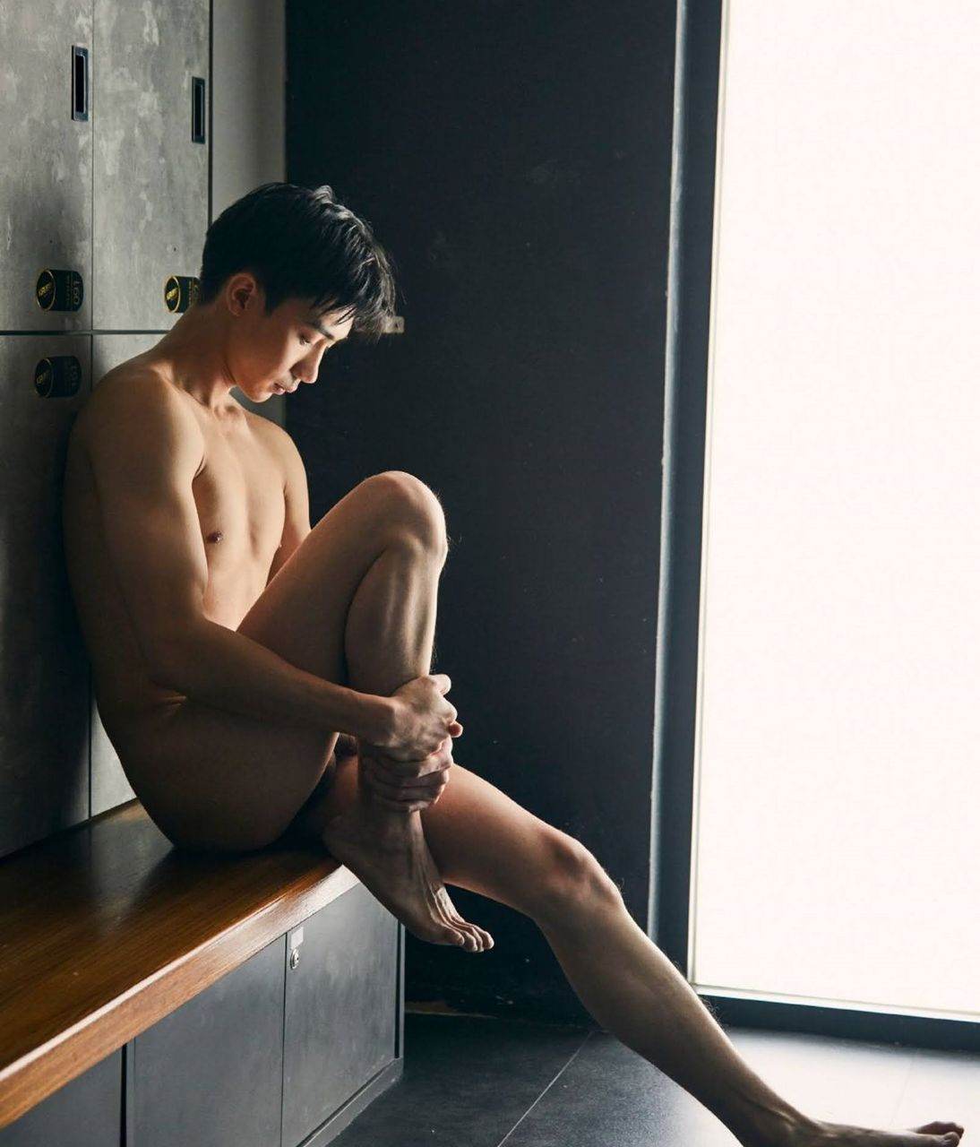 หนุ่มหล่อขึ้นปก 1000.2