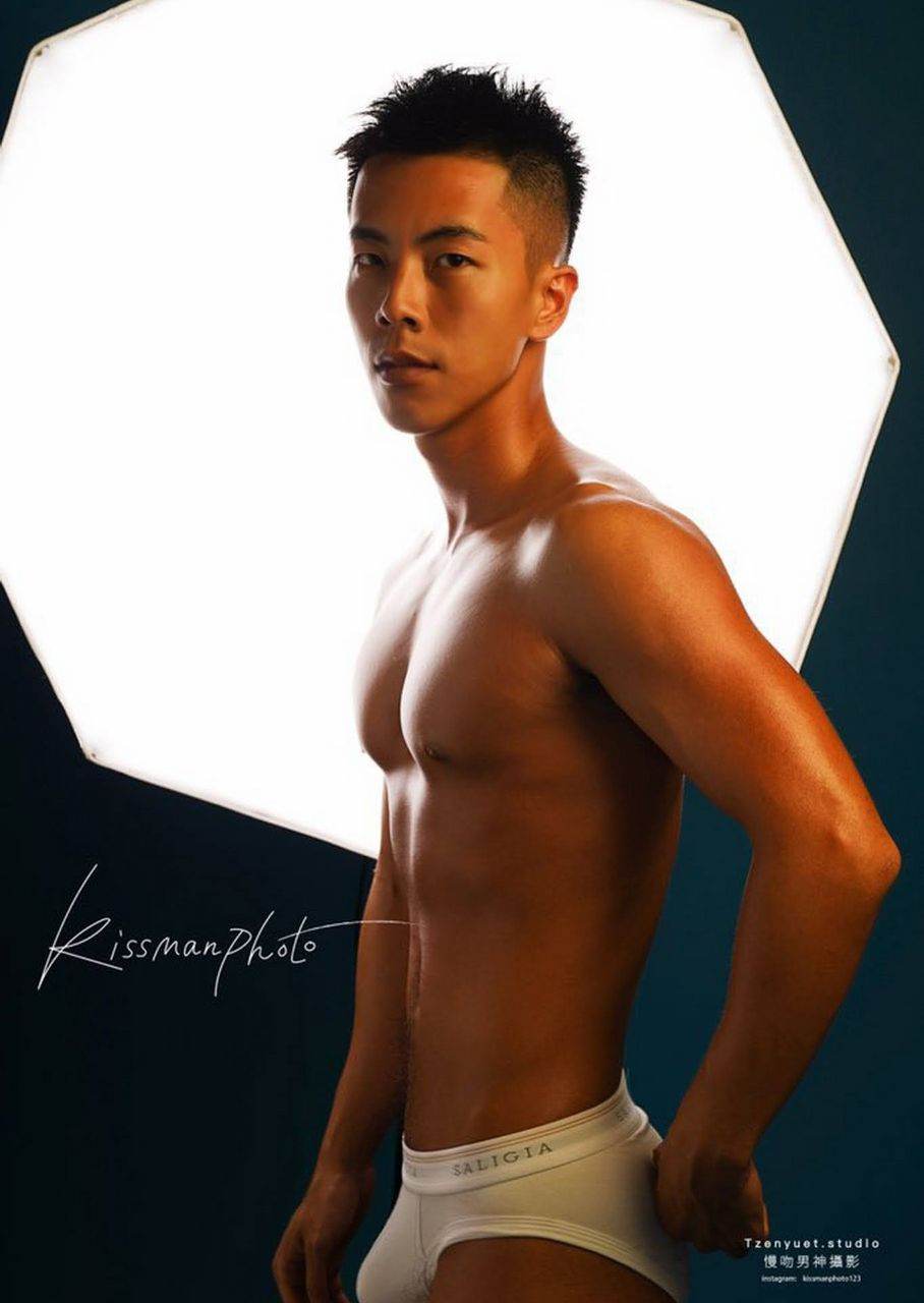 หนุ่มหล่อขึ้นปก 1002.2