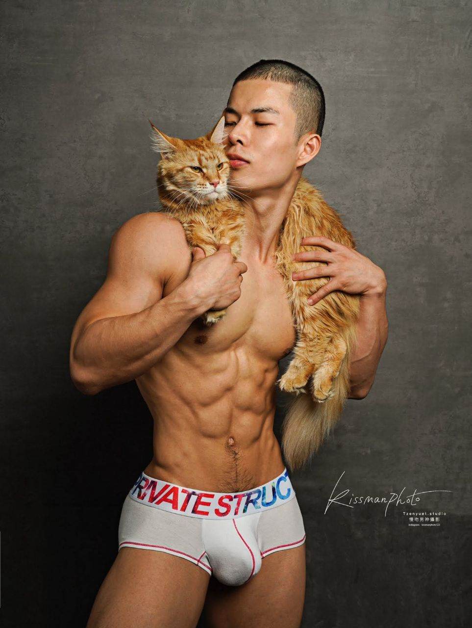 หนุ่มหล่อขึ้นปก 1002.2