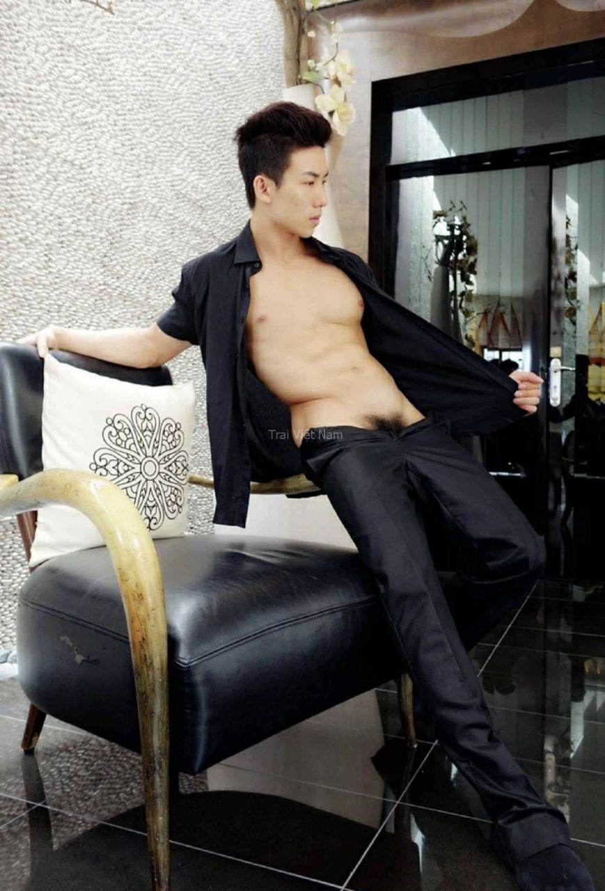 หนุ่มหล่อขึ้นปก 1006.1