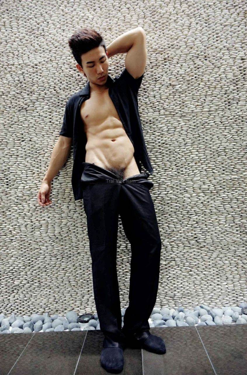 หนุ่มหล่อขึ้นปก 1006.1
