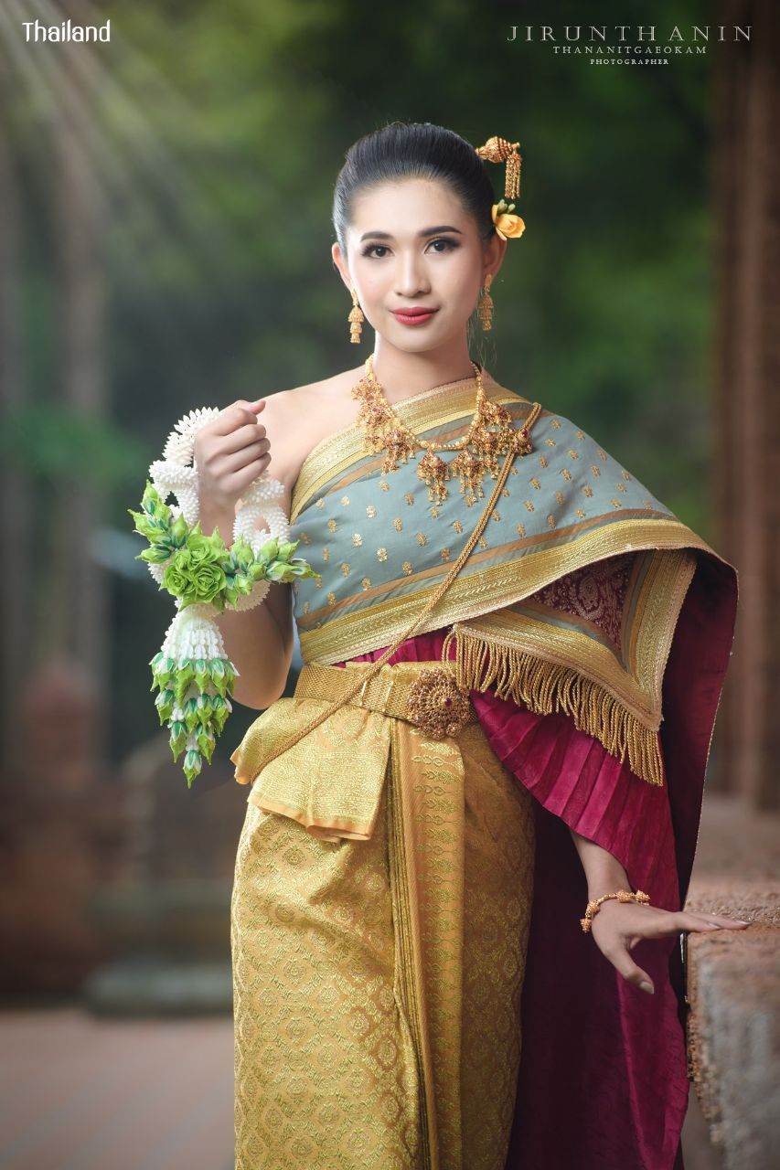 THAI WEDDING DRESS | THAILAND 🇹🇭 (The sabai in Thai dress)