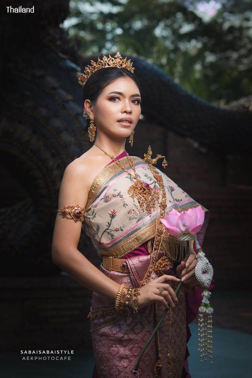 THAI WEDDING DRESS | THAILAND 🇹🇭 (The sabai in Thai dress)
