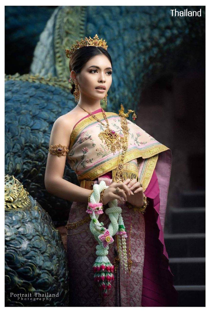 THAI WEDDING DRESS | THAILAND 🇹🇭 (The sabai in Thai dress)