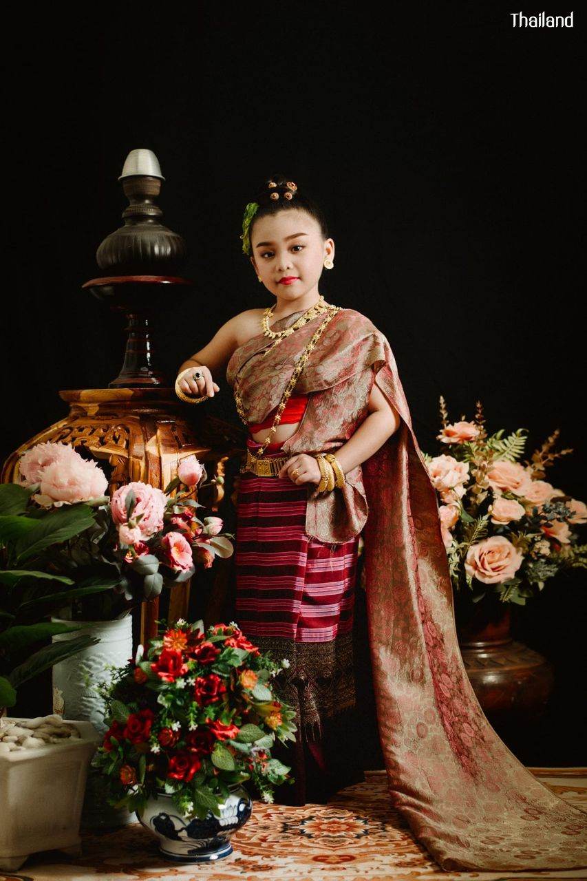 ล้านนาอารยะ, Lanna traditional costume | THAILAND 🇹🇭