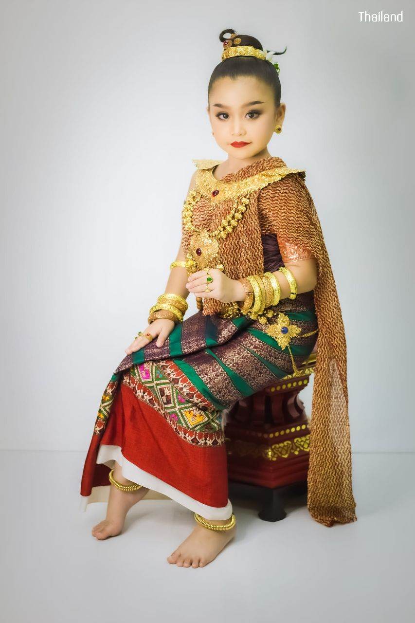 ล้านนาอารยะ, Lanna traditional costume | THAILAND 🇹🇭