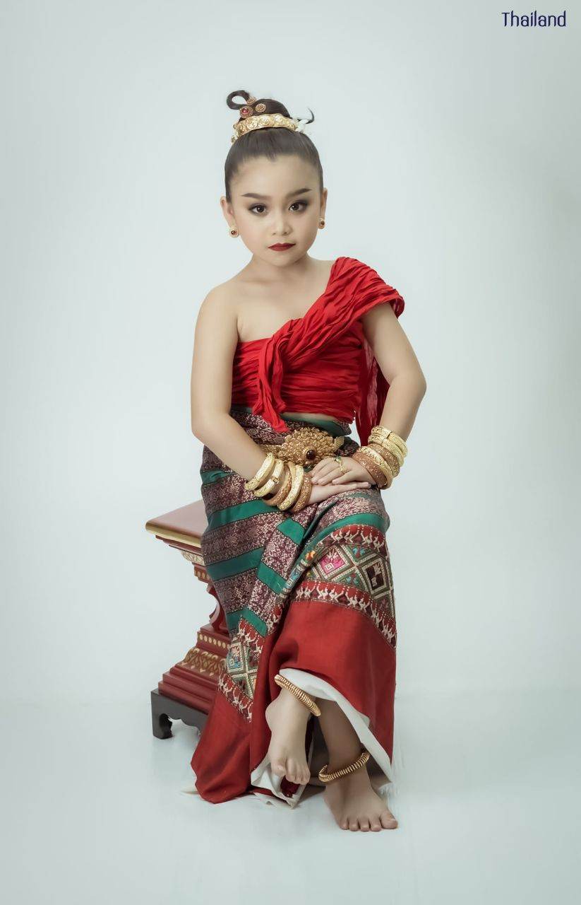 ล้านนาอารยะ, Lanna traditional costume | THAILAND 🇹🇭