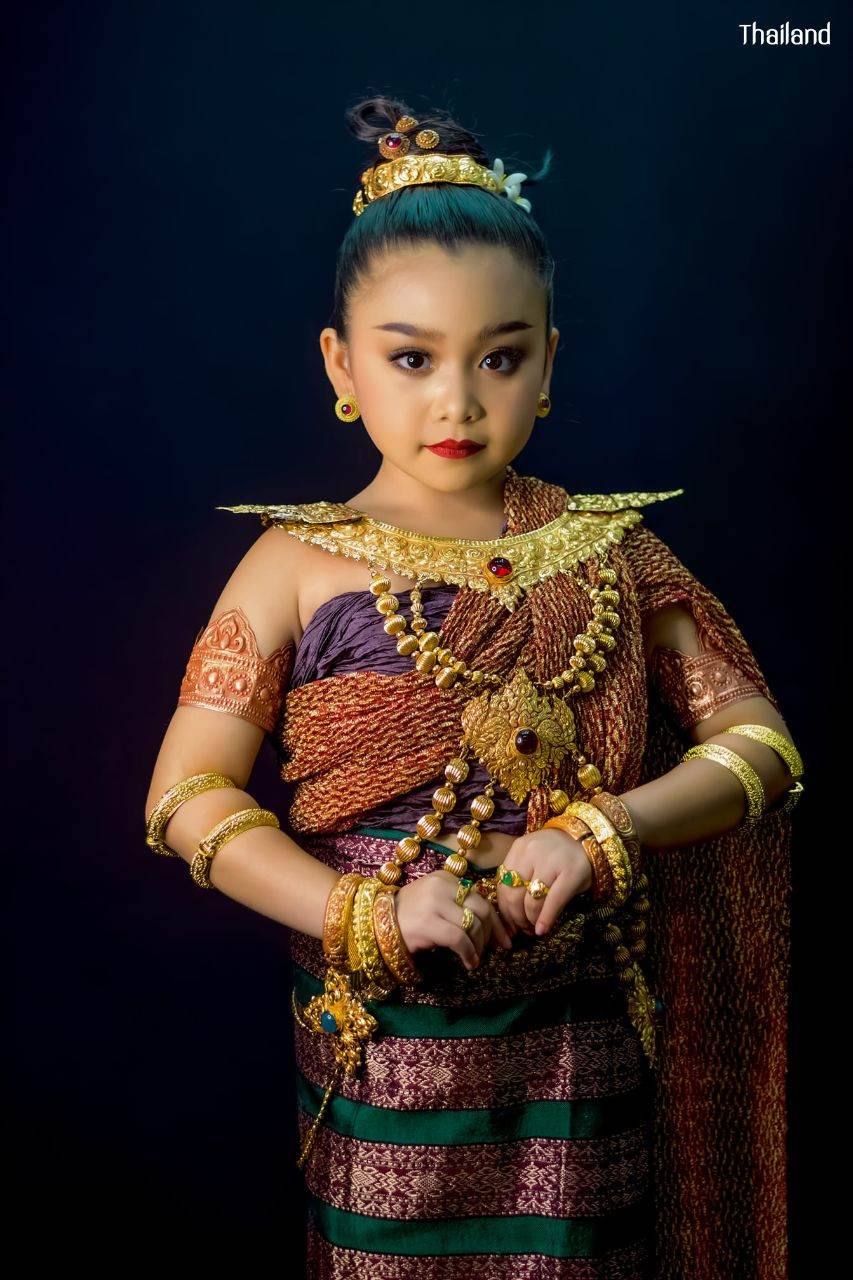 ล้านนาอารยะ, Lanna traditional costume | THAILAND 🇹🇭