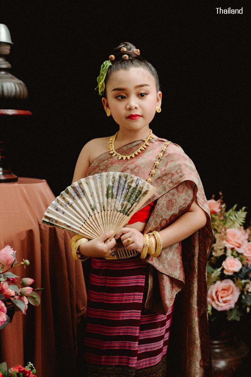 ล้านนาอารยะ, Lanna traditional costume | THAILAND 🇹🇭