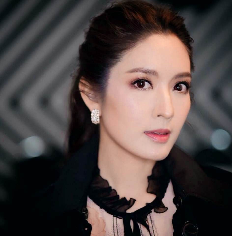 แอฟ ทักษอร เรื่อง รักประกาศิต