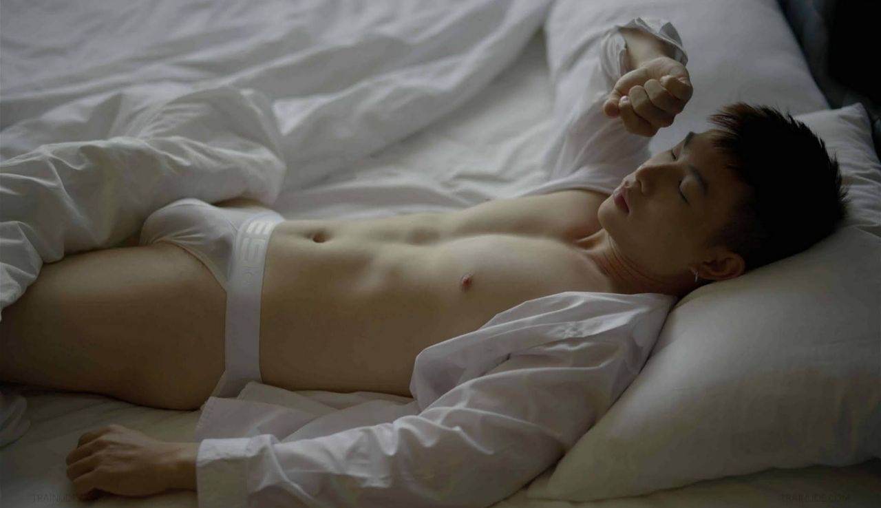 ขาวอุ่นนูนโหนกโยกดุ้น