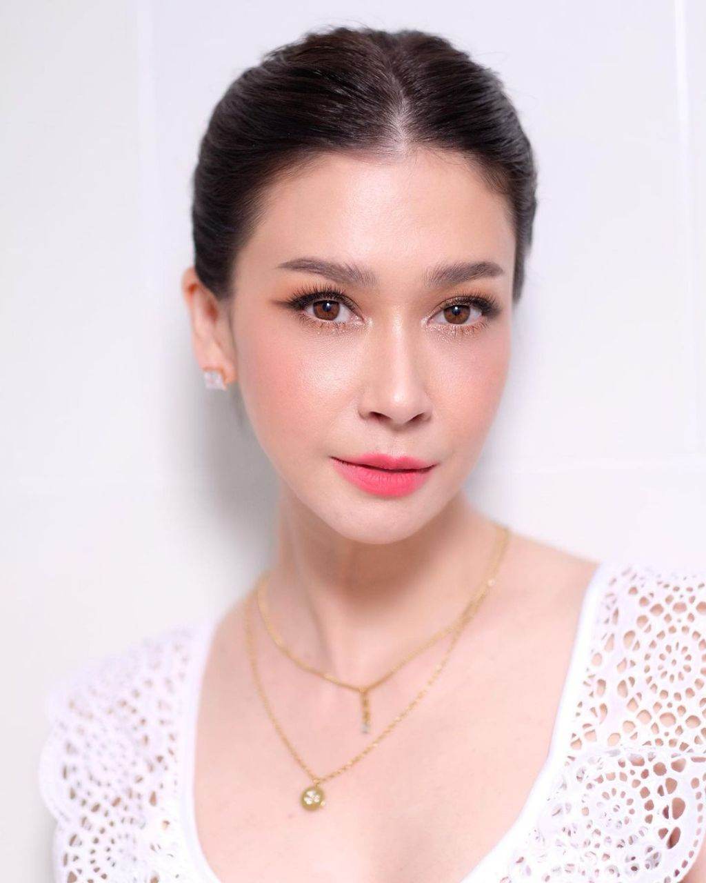 เอมี่ กลิ่นประทุม เรื่อง เพื่อนรักเพื่อนร้าย