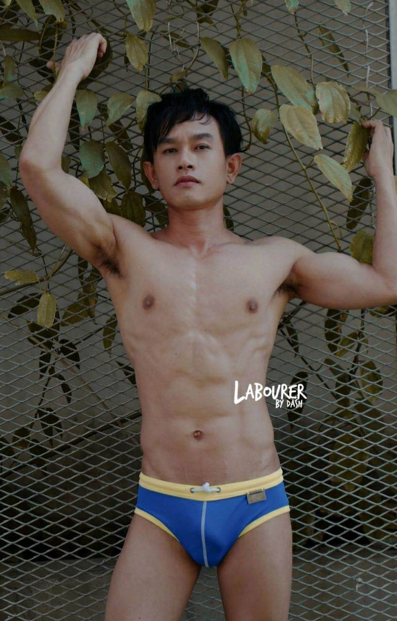 หนุ่มหล่อขึ้นปก 990.3