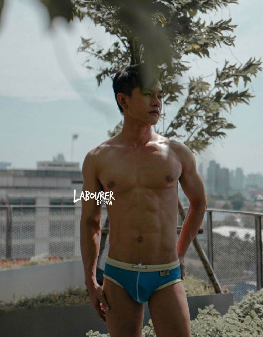 หนุ่มหล่อขึ้นปก 990.3