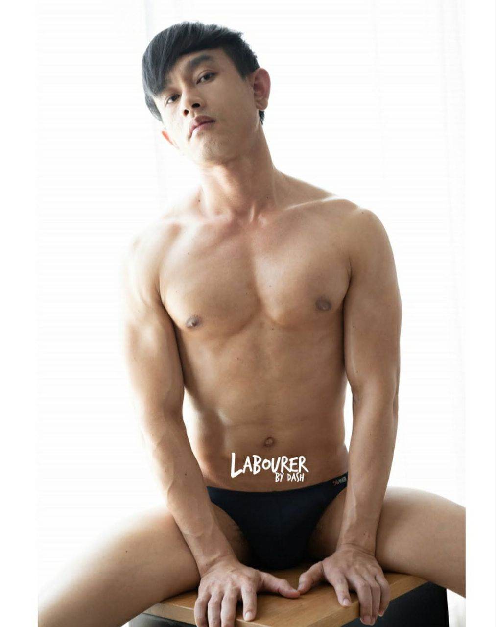 หนุ่มหล่อขึ้นปก 990.3