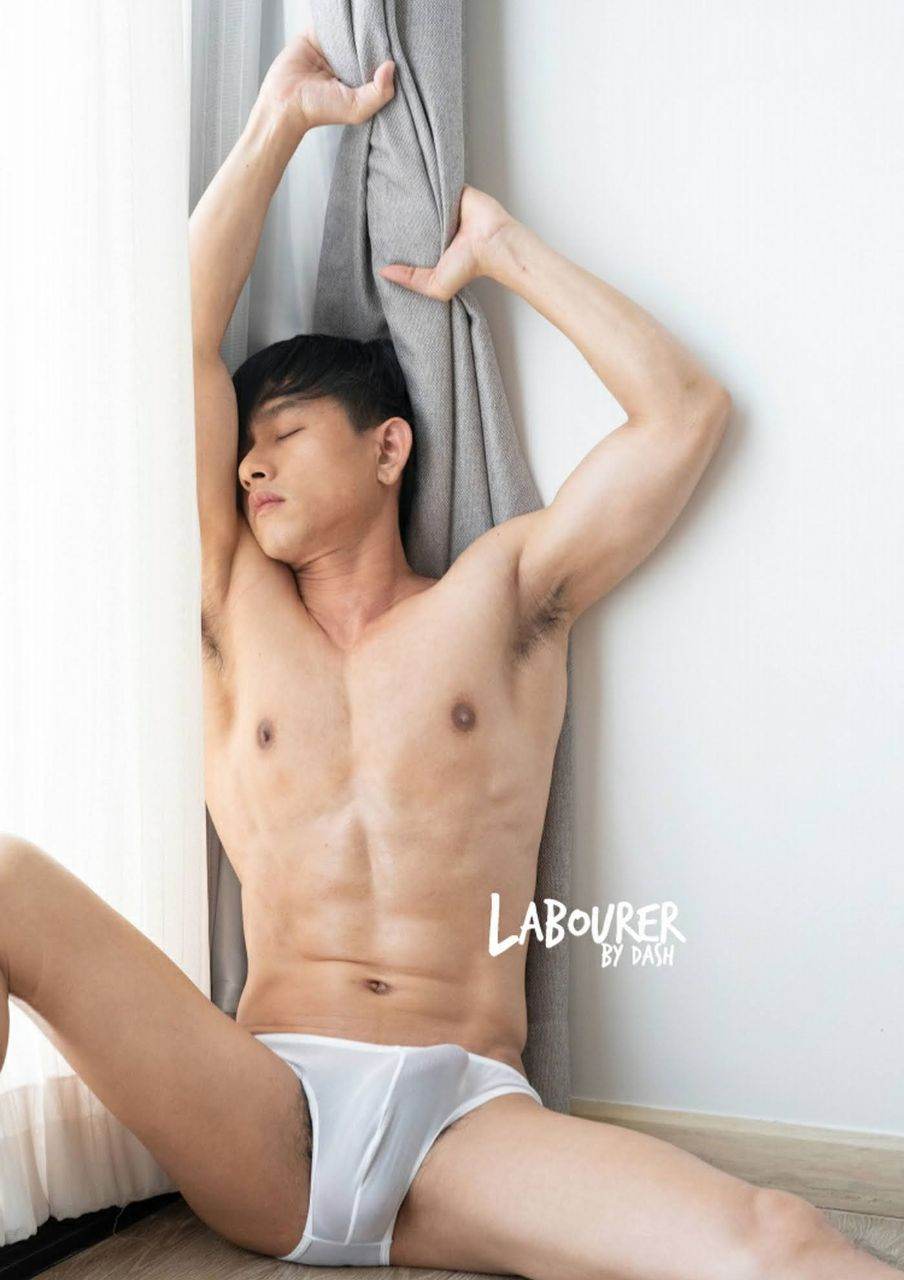 หนุ่มหล่อขึ้นปก 990.3