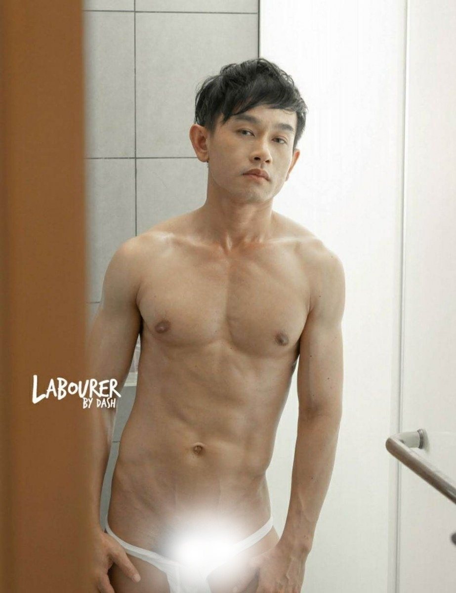หนุ่มหล่อขึ้นปก 990.3