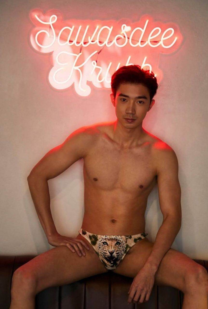 หนุ่มหล่อขึ้นปก 1000.3